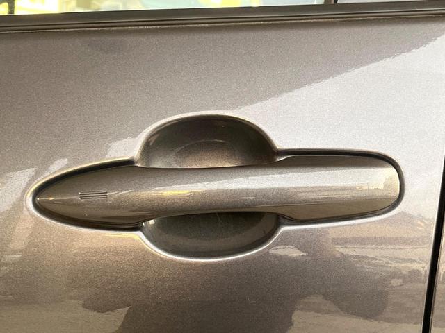 プリウス Ａツーリングセレクション　モデリスタエアロ　プリクラッシュセーフティ　レーダークルーズコントロール　ブラインドスポットモニター　純正１７インチアルミ　黒革シート　シートヒーター　ＬＥＤヘッドライト＆フォグ　パワーシート　ＥＴＣ（33枚目）