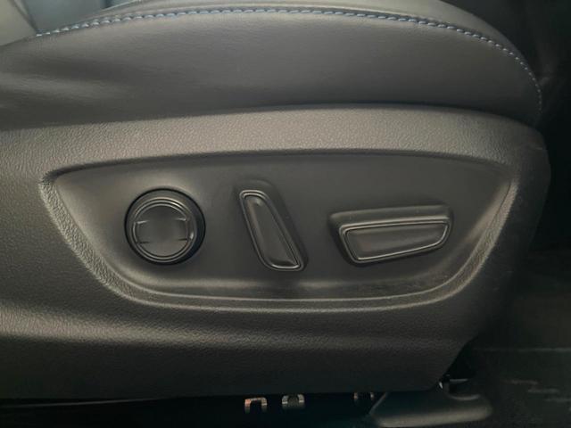 プリウス Ａツーリングセレクション　モデリスタエアロ　プリクラッシュセーフティ　レーダークルーズコントロール　ブラインドスポットモニター　純正１７インチアルミ　黒革シート　シートヒーター　ＬＥＤヘッドライト＆フォグ　パワーシート　ＥＴＣ（38枚目）