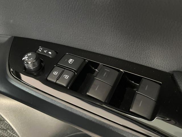 プリウス Ａツーリングセレクション　モデリスタエアロ　プリクラッシュセーフティ　レーダークルーズコントロール　ブラインドスポットモニター　純正１７インチアルミ　黒革シート　シートヒーター　ＬＥＤヘッドライト＆フォグ　パワーシート　ＥＴＣ（39枚目）