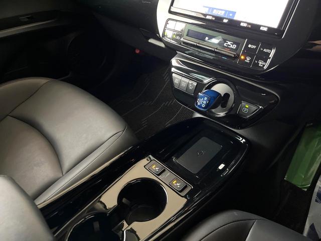 プリウス Ａツーリングセレクション　モデリスタエアロ　プリクラッシュセーフティ　レーダークルーズコントロール　ブラインドスポットモニター　純正１７インチアルミ　黒革シート　シートヒーター　ＬＥＤヘッドライト＆フォグ　パワーシート　ＥＴＣ（52枚目）