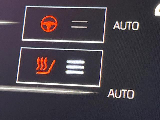 クラウンハイブリッド ＲＳ　プリクラッシュセーフティ　レーダークルーズコントロール　３眼ＬＥＤヘッドライト＆フォグ　純正１８インチアルミ　ブラックファブリックシート　革巻きステアリング　パドルシフト　ステアリングヒーター　ＥＴＣ（4枚目）