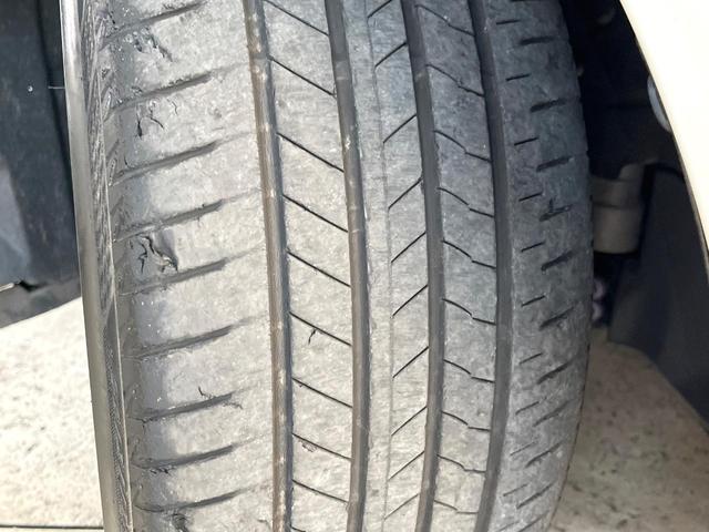 クラウンハイブリッド ＲＳ　プリクラッシュセーフティ　レーダークルーズコントロール　３眼ＬＥＤヘッドライト＆フォグ　純正１８インチアルミ　ブラックファブリックシート　革巻きステアリング　パドルシフト　ステアリングヒーター　ＥＴＣ（26枚目）