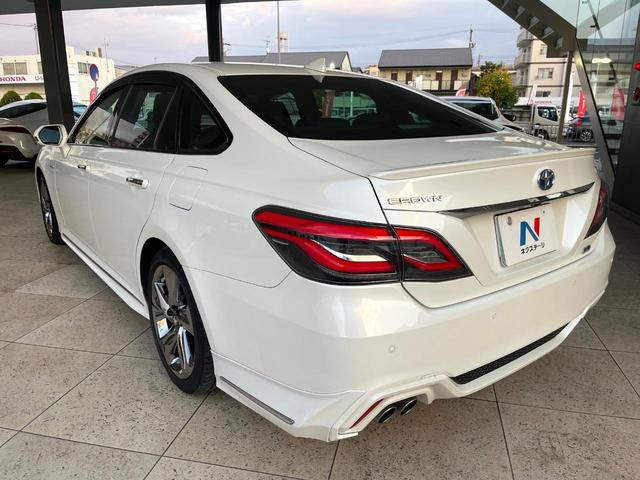 クラウンハイブリッド ＲＳ　プリクラッシュセーフティ　レーダークルーズコントロール　３眼ＬＥＤヘッドライト＆フォグ　純正１８インチアルミ　ブラックファブリックシート　革巻きステアリング　パドルシフト　ステアリングヒーター　ＥＴＣ（28枚目）