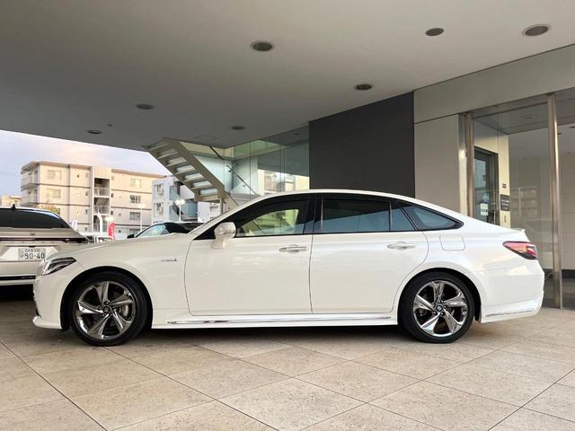 クラウンハイブリッド ＲＳ　プリクラッシュセーフティ　レーダークルーズコントロール　３眼ＬＥＤヘッドライト＆フォグ　純正１８インチアルミ　ブラックファブリックシート　革巻きステアリング　パドルシフト　ステアリングヒーター　ＥＴＣ（29枚目）