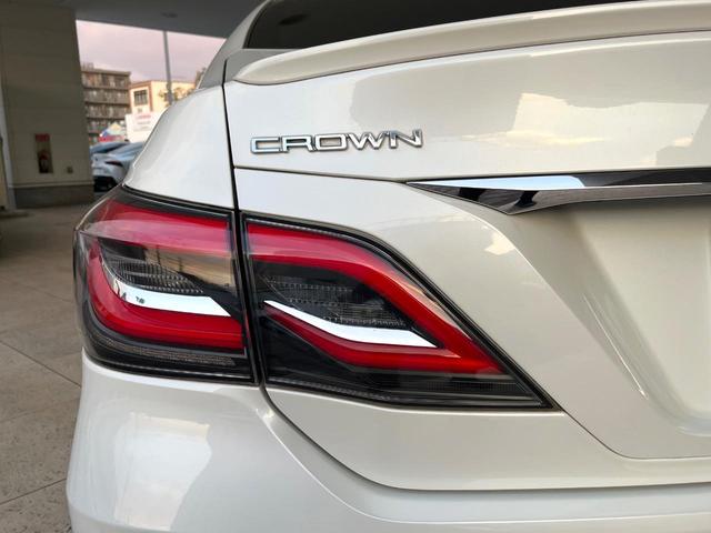 クラウンハイブリッド ＲＳ　プリクラッシュセーフティ　レーダークルーズコントロール　３眼ＬＥＤヘッドライト＆フォグ　純正１８インチアルミ　ブラックファブリックシート　革巻きステアリング　パドルシフト　ステアリングヒーター　ＥＴＣ（31枚目）