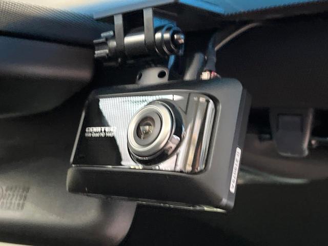 クラウンハイブリッド ＲＳ　プリクラッシュセーフティ　レーダークルーズコントロール　３眼ＬＥＤヘッドライト＆フォグ　純正１８インチアルミ　ブラックファブリックシート　革巻きステアリング　パドルシフト　ステアリングヒーター　ＥＴＣ（36枚目）