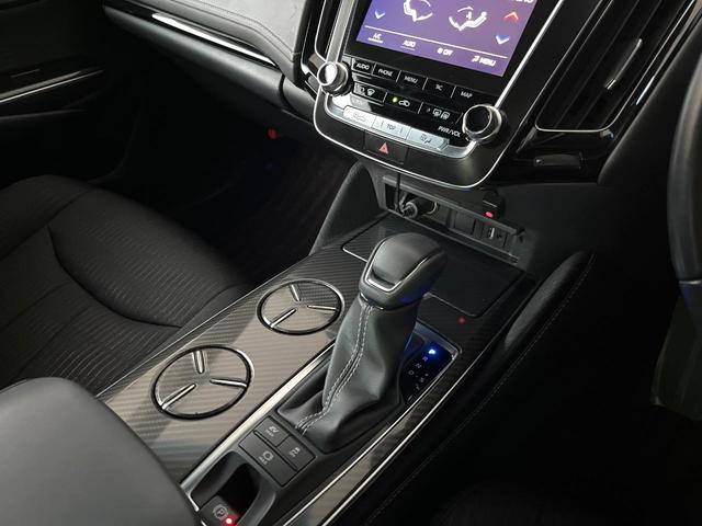 クラウンハイブリッド ＲＳ　プリクラッシュセーフティ　レーダークルーズコントロール　３眼ＬＥＤヘッドライト＆フォグ　純正１８インチアルミ　ブラックファブリックシート　革巻きステアリング　パドルシフト　ステアリングヒーター　ＥＴＣ（43枚目）