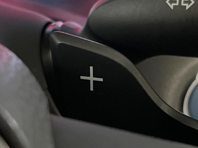 クラウンハイブリッド ＲＳ　プリクラッシュセーフティ　レーダークルーズコントロール　３眼ＬＥＤヘッドライト＆フォグ　純正１８インチアルミ　ブラックファブリックシート　革巻きステアリング　パドルシフト　ステアリングヒーター　ＥＴＣ（49枚目）