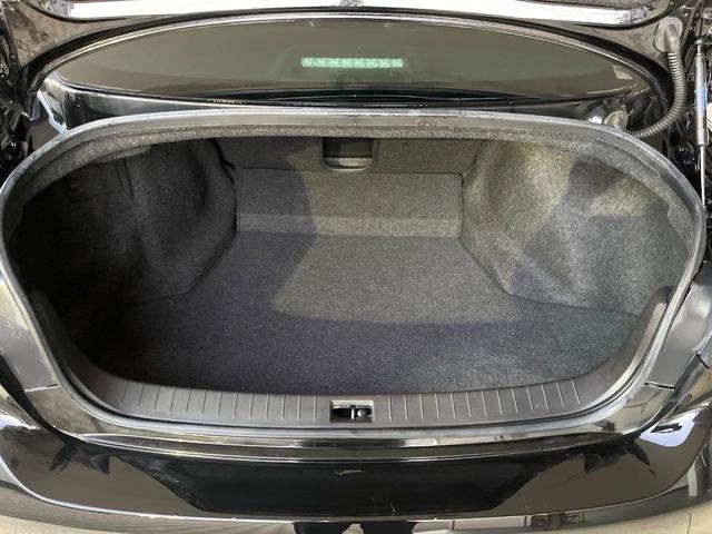 スカイライン ２００ＧＴ－ｔタイプＰ　全周囲カメラ　インテリジェントクルーズコントロール　純正１８インチアルミ　運転席メモリー機能付きパワーシート　前席シートヒーター　左右独立オートエアコン　ＬＥＤヘッドライト／フロントフォグ　禁煙車（10枚目）