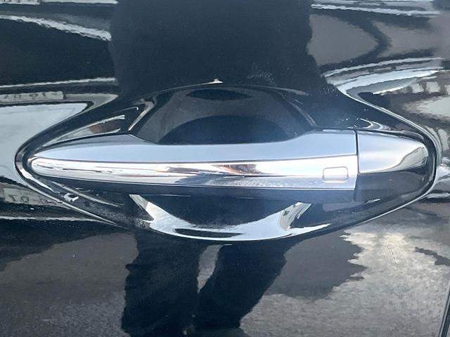 スカイライン ２００ＧＴ－ｔタイプＰ　全周囲カメラ　インテリジェントクルーズコントロール　純正１８インチアルミ　運転席メモリー機能付きパワーシート　前席シートヒーター　左右独立オートエアコン　ＬＥＤヘッドライト／フロントフォグ　禁煙車（22枚目）