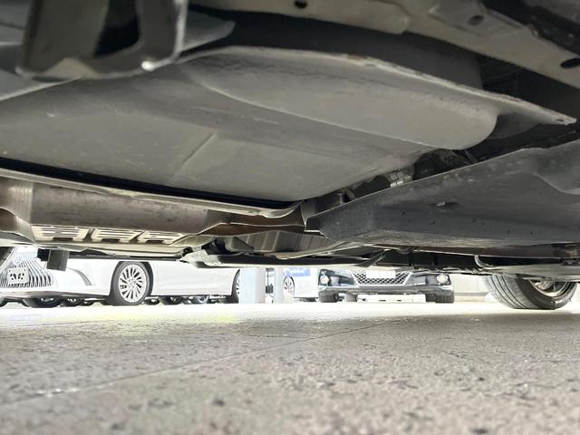 スカイライン ２００ＧＴ－ｔタイプＰ　全周囲カメラ　インテリジェントクルーズコントロール　純正１８インチアルミ　運転席メモリー機能付きパワーシート　前席シートヒーター　左右独立オートエアコン　ＬＥＤヘッドライト／フロントフォグ　禁煙車（28枚目）