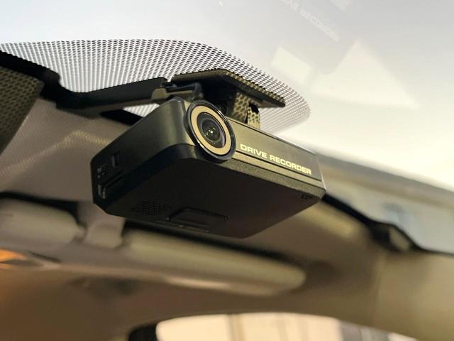 スカイライン ２００ＧＴ－ｔタイプＰ　全周囲カメラ　インテリジェントクルーズコントロール　純正１８インチアルミ　運転席メモリー機能付きパワーシート　前席シートヒーター　左右独立オートエアコン　ＬＥＤヘッドライト／フロントフォグ　禁煙車（60枚目）