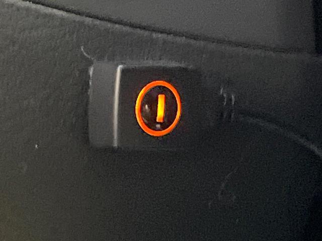 スカイライン ２００ＧＴ－ｔタイプＰ　全周囲カメラ　インテリジェントクルーズコントロール　純正１８インチアルミ　運転席メモリー機能付きパワーシート　前席シートヒーター　左右独立オートエアコン　ＬＥＤヘッドライト／フロントフォグ　禁煙車（64枚目）