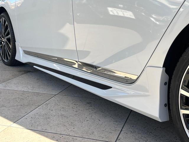 プリウス Ｓツーリングセレクション　禁煙車　後期型　モデリスタフルエアロ　レオニス製１８インチＡＷ　パノラミックビューモニター　セーフティセンス　ＬＥＤヘッドライト　クールグレー内装　スマートキー　革巻ステアリング　シートヒーター（4枚目）