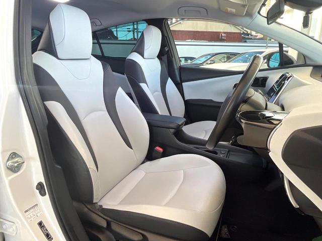 プリウス Ｓツーリングセレクション　禁煙車　後期型　モデリスタフルエアロ　レオニス製１８インチＡＷ　パノラミックビューモニター　セーフティセンス　ＬＥＤヘッドライト　クールグレー内装　スマートキー　革巻ステアリング　シートヒーター（10枚目）