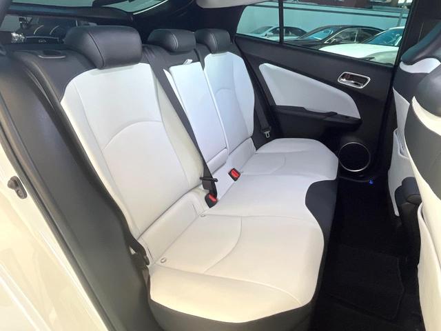 プリウス Ｓツーリングセレクション　禁煙車　後期型　モデリスタフルエアロ　レオニス製１８インチＡＷ　パノラミックビューモニター　セーフティセンス　ＬＥＤヘッドライト　クールグレー内装　スマートキー　革巻ステアリング　シートヒーター（11枚目）