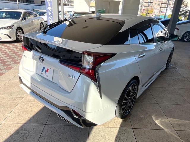 プリウス Ｓツーリングセレクション　禁煙車　後期型　モデリスタフルエアロ　レオニス製１８インチＡＷ　パノラミックビューモニター　セーフティセンス　ＬＥＤヘッドライト　クールグレー内装　スマートキー　革巻ステアリング　シートヒーター（18枚目）