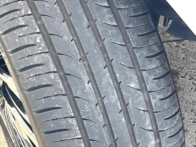 プリウス Ｓツーリングセレクション　禁煙車　後期型　モデリスタフルエアロ　レオニス製１８インチＡＷ　パノラミックビューモニター　セーフティセンス　ＬＥＤヘッドライト　クールグレー内装　スマートキー　革巻ステアリング　シートヒーター（32枚目）