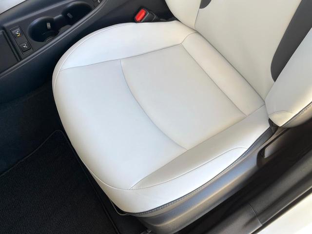 プリウス Ｓツーリングセレクション　禁煙車　後期型　モデリスタフルエアロ　レオニス製１８インチＡＷ　パノラミックビューモニター　セーフティセンス　ＬＥＤヘッドライト　クールグレー内装　スマートキー　革巻ステアリング　シートヒーター（37枚目）