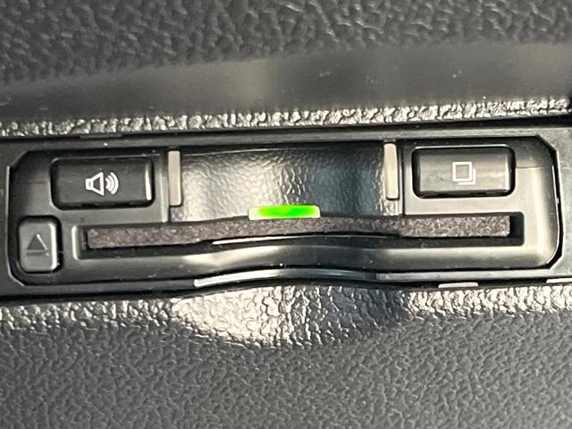 プリウス Ｓツーリングセレクション　禁煙車　後期型　モデリスタフルエアロ　レオニス製１８インチＡＷ　パノラミックビューモニター　セーフティセンス　ＬＥＤヘッドライト　クールグレー内装　スマートキー　革巻ステアリング　シートヒーター（42枚目）