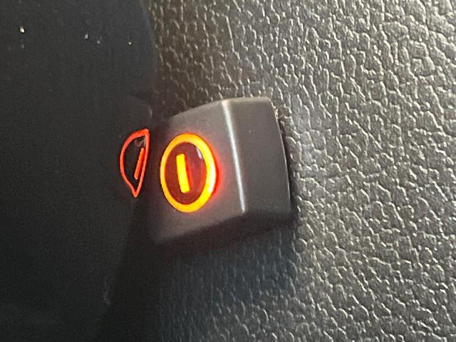 プリウス Ｓツーリングセレクション　禁煙車　後期型　モデリスタフルエアロ　レオニス製１８インチＡＷ　パノラミックビューモニター　セーフティセンス　ＬＥＤヘッドライト　クールグレー内装　スマートキー　革巻ステアリング　シートヒーター（60枚目）