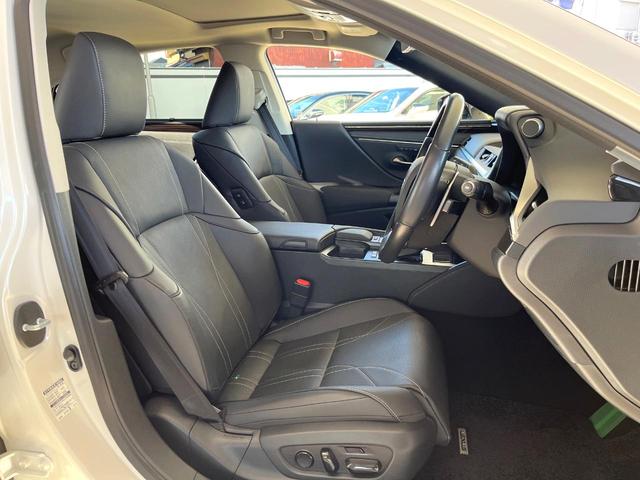 ＥＳ ＥＳ３００ｈ　バージョンＬ　ムーンルーフ　パノラミックビューモニター　セーフティシステムプラス　ブラインドスポットモニター　３眼ＬＥＤヘッドライト　純正１８インチアルミ　パドルシフト　セミアニリン革シート　シートヒーター　禁煙（8枚目）