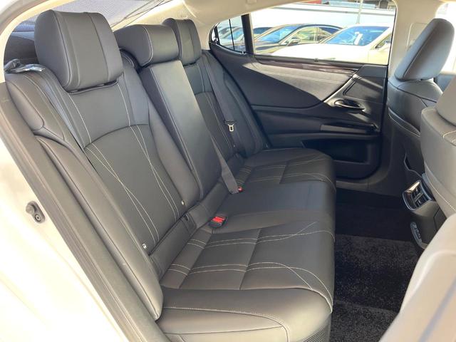 ＥＳ ＥＳ３００ｈ　バージョンＬ　ムーンルーフ　パノラミックビューモニター　セーフティシステムプラス　ブラインドスポットモニター　３眼ＬＥＤヘッドライト　純正１８インチアルミ　パドルシフト　セミアニリン革シート　シートヒーター　禁煙（9枚目）