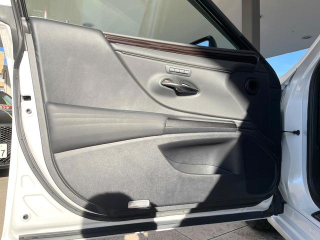 ＥＳ ＥＳ３００ｈ　バージョンＬ　ムーンルーフ　パノラミックビューモニター　セーフティシステムプラス　ブラインドスポットモニター　３眼ＬＥＤヘッドライト　純正１８インチアルミ　パドルシフト　セミアニリン革シート　シートヒーター　禁煙（35枚目）