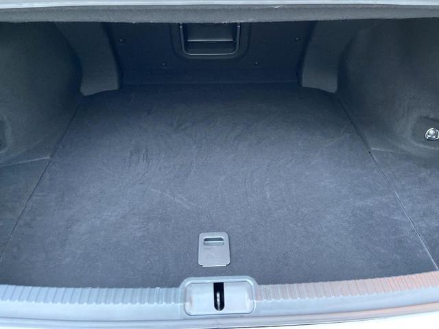 ＥＳ ＥＳ３００ｈ　バージョンＬ　後期　ムーンルーフ　パノラミックビューモニター　セーフティシステムプラス　３眼ＬＥＤヘッドライト　ハンズフリーパワートランクリッド　純正１８インチアルミ　黒革シート　メモリー機能付きパワーシート　禁煙（10枚目）