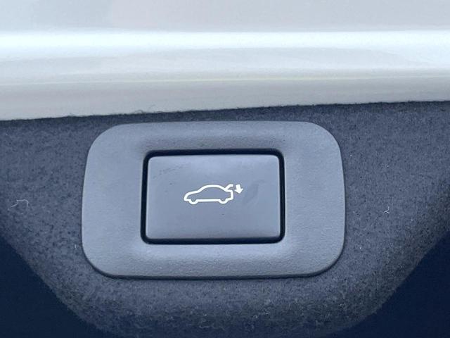 ＥＳ ＥＳ３００ｈ　バージョンＬ　後期　ムーンルーフ　パノラミックビューモニター　セーフティシステムプラス　３眼ＬＥＤヘッドライト　ハンズフリーパワートランクリッド　純正１８インチアルミ　黒革シート　メモリー機能付きパワーシート　禁煙（30枚目）