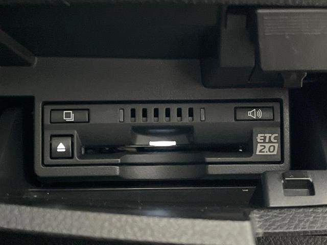 ＥＳ ＥＳ３００ｈ　バージョンＬ　後期　ムーンルーフ　パノラミックビューモニター　セーフティシステムプラス　３眼ＬＥＤヘッドライト　ハンズフリーパワートランクリッド　純正１８インチアルミ　黒革シート　メモリー機能付きパワーシート　禁煙（42枚目）