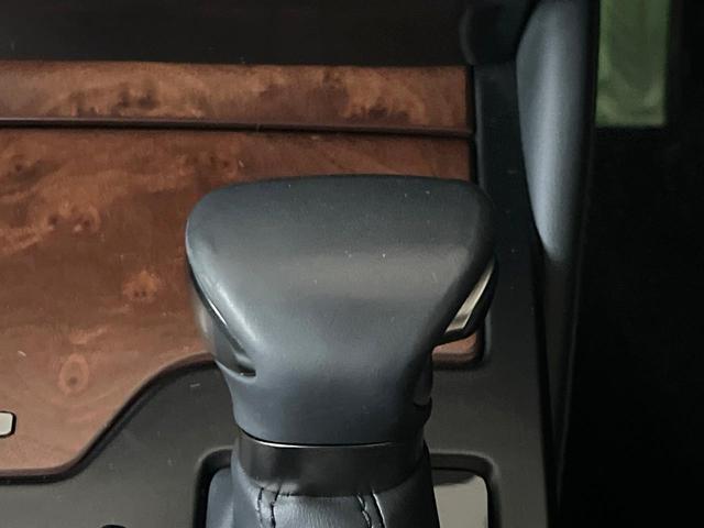 ＥＳ ＥＳ３００ｈ　バージョンＬ　後期　ムーンルーフ　パノラミックビューモニター　セーフティシステムプラス　３眼ＬＥＤヘッドライト　ハンズフリーパワートランクリッド　純正１８インチアルミ　黒革シート　メモリー機能付きパワーシート　禁煙（48枚目）