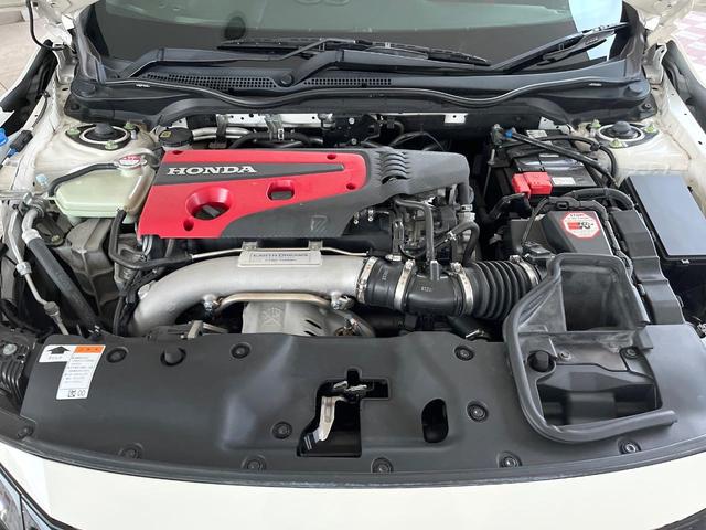 親切・丁寧な専門メカニックスタッフが応対！・車検・点検整備・事故等の修理などアフターサービスも安心。お車のカスタマイズもネクステージのサービススタッフまでご相談ください！