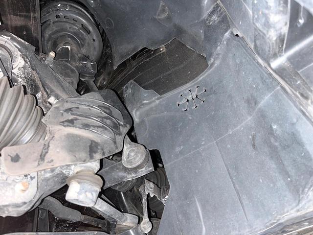 お車を安心してお乗りいただく為には、足回りの定期点検が欠かせません。サービスサポート（有償保証）では無料点検もご提供しており、安心のカーライフをお過ごしいただけるサポート体制が整っています。