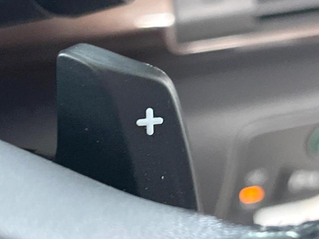 アコードハイブリッド ＥＸ　ホンダセンシング　純正１８インチアルミ　ブラックハーフレザーシート　パドルシフト　電動サンシェード　メモリー機能付きパワーシート　ＬＥＤヘッドライト＆フォグ　革巻きステアリング　純正ＨＤＤナビ　禁煙（8枚目）