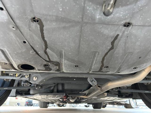 アコードハイブリッド ＥＸ　ホンダセンシング　純正１８インチアルミ　ブラックハーフレザーシート　パドルシフト　電動サンシェード　メモリー機能付きパワーシート　ＬＥＤヘッドライト＆フォグ　革巻きステアリング　純正ＨＤＤナビ　禁煙（20枚目）