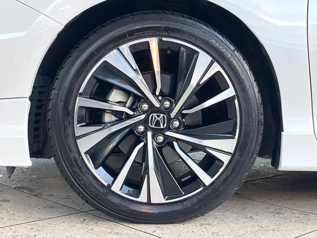アコードハイブリッド ＥＸ　ホンダセンシング　純正１８インチアルミ　ブラックハーフレザーシート　パドルシフト　電動サンシェード　メモリー機能付きパワーシート　ＬＥＤヘッドライト＆フォグ　革巻きステアリング　純正ＨＤＤナビ　禁煙（25枚目）