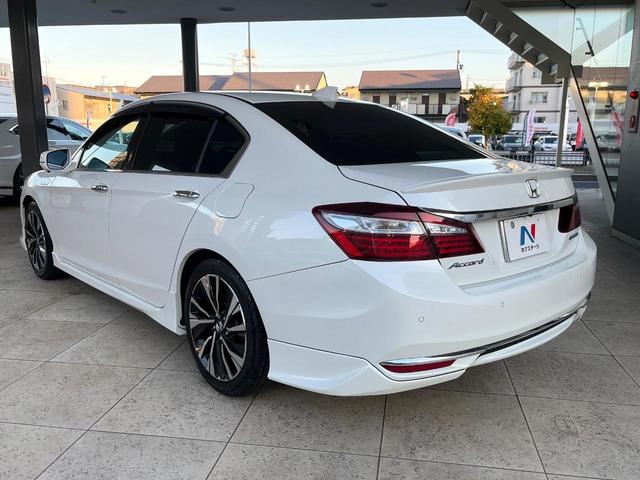 アコードハイブリッド ＥＸ　ホンダセンシング　純正１８インチアルミ　ブラックハーフレザーシート　パドルシフト　電動サンシェード　メモリー機能付きパワーシート　ＬＥＤヘッドライト＆フォグ　革巻きステアリング　純正ＨＤＤナビ　禁煙（27枚目）