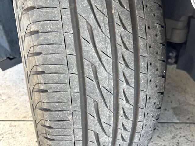 クラウンハイブリッド Ｓ　Ｃパッケージ　セーフティセンス　ブラインドスポットモニター　純正１７インチアルミ　イージークローザー　パドルシフト　ブラックファブリックシート　ステアリングヒーター　純正ＳＤナビ　スーパーライブサウンド　ＥＴＣ（24枚目）