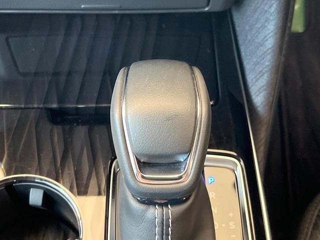 クラウンハイブリッド Ｓ　Ｃパッケージ　セーフティセンス　ブラインドスポットモニター　純正１７インチアルミ　イージークローザー　パドルシフト　ブラックファブリックシート　ステアリングヒーター　純正ＳＤナビ　スーパーライブサウンド　ＥＴＣ（44枚目）