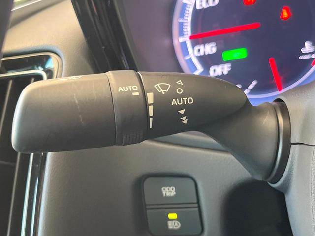 クラウンハイブリッド Ｓ　Ｃパッケージ　セーフティセンス　ブラインドスポットモニター　純正１７インチアルミ　イージークローザー　パドルシフト　ブラックファブリックシート　ステアリングヒーター　純正ＳＤナビ　スーパーライブサウンド　ＥＴＣ（50枚目）