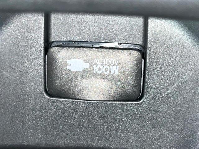 クラウンハイブリッド Ｓ　Ｃパッケージ　セーフティセンス　ブラインドスポットモニター　純正１７インチアルミ　イージークローザー　パドルシフト　ブラックファブリックシート　ステアリングヒーター　純正ＳＤナビ　スーパーライブサウンド　ＥＴＣ（53枚目）