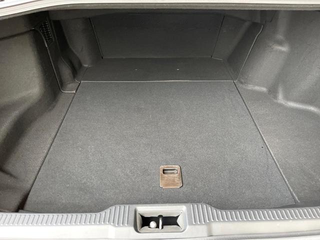 クラウンハイブリッド RSアドバンス TRDエアロ ムーンルーフ プリクラッシュセーフティ ブラインドスポットモニター 純正18インチアルミ パドルシフト ステアリングヒーター ブラックハーフレザーシート メモリー機能付きパワーシート(11枚目)