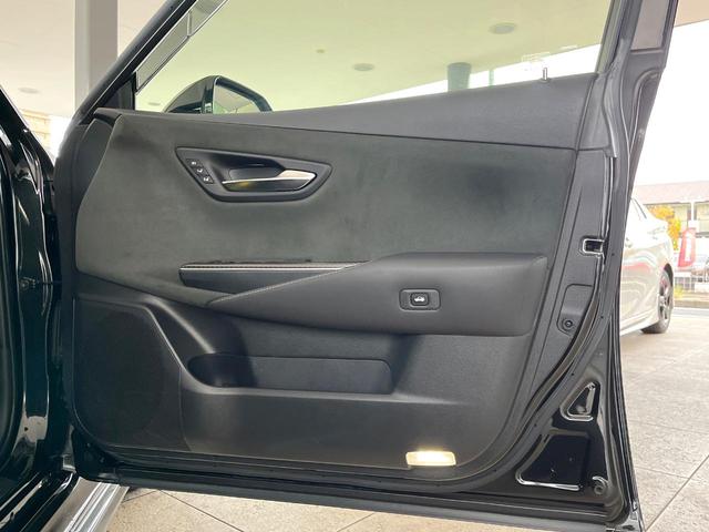 クラウンハイブリッド RSアドバンス TRDエアロ ムーンルーフ プリクラッシュセーフティ ブラインドスポットモニター 純正18インチアルミ パドルシフト ステアリングヒーター ブラックハーフレザーシート メモリー機能付きパワーシート(37枚目)