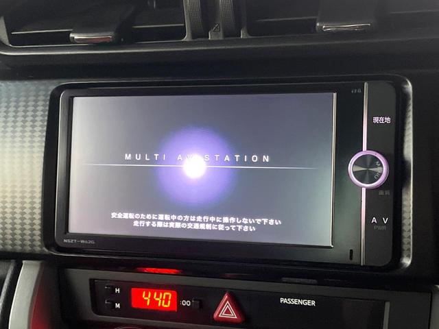 ８６ ＧＴリミテッド　６ＭＴ　バックカメラ　純正１７インチアルミ　ＨＩＤヘッドライト　オートライト　黒ハーフレザーシート　前席シートヒーター　革巻きステアリング　デュアルオートエアコン　アルミペダル　トルセンＬＳＤ　ＥＴＣ（4枚目）