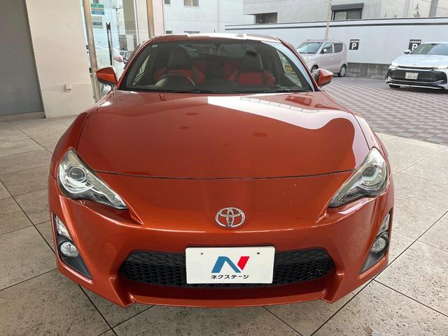 ８６ ＧＴリミテッド　６ＭＴ　バックカメラ　純正１７インチアルミ　ＨＩＤヘッドライト　オートライト　黒ハーフレザーシート　前席シートヒーター　革巻きステアリング　デュアルオートエアコン　アルミペダル　トルセンＬＳＤ　ＥＴＣ（14枚目）