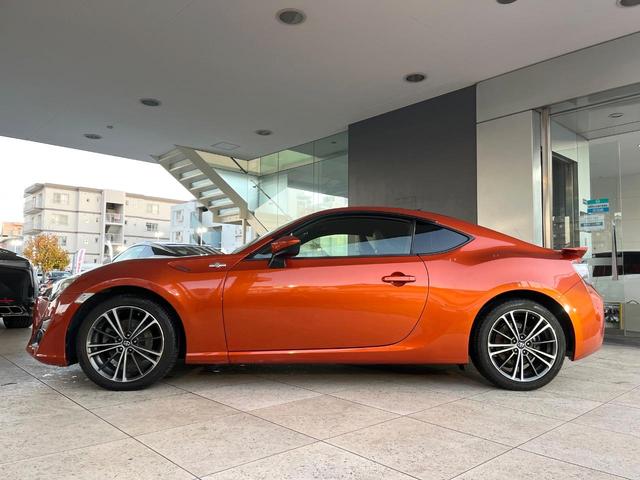 ８６ ＧＴリミテッド　６ＭＴ　バックカメラ　純正１７インチアルミ　ＨＩＤヘッドライト　オートライト　黒ハーフレザーシート　前席シートヒーター　革巻きステアリング　デュアルオートエアコン　アルミペダル　トルセンＬＳＤ　ＥＴＣ（29枚目）