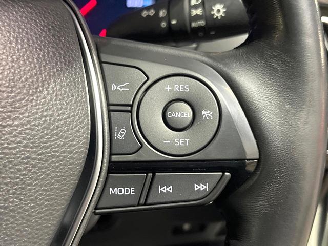 クラウンハイブリッド RS セーフティセンス 3眼LEDヘッドライト/フロントフォグ 純正18インチアルミ スーパーライブサウンドシステム 革巻きステアリング パドルシフト ステアリングヒーター 前席シートエアコン 電動チルト(6枚目)