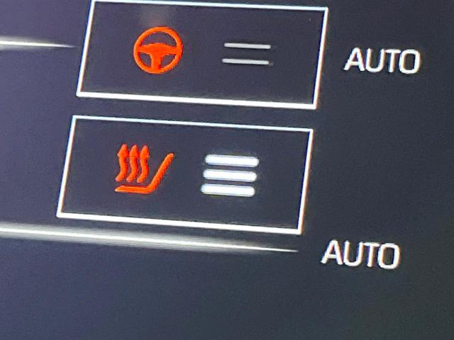 クラウンハイブリッド RS セーフティセンス 3眼LEDヘッドライト/フロントフォグ 純正18インチアルミ スーパーライブサウンドシステム 革巻きステアリング パドルシフト ステアリングヒーター 前席シートエアコン 電動チルト(7枚目)