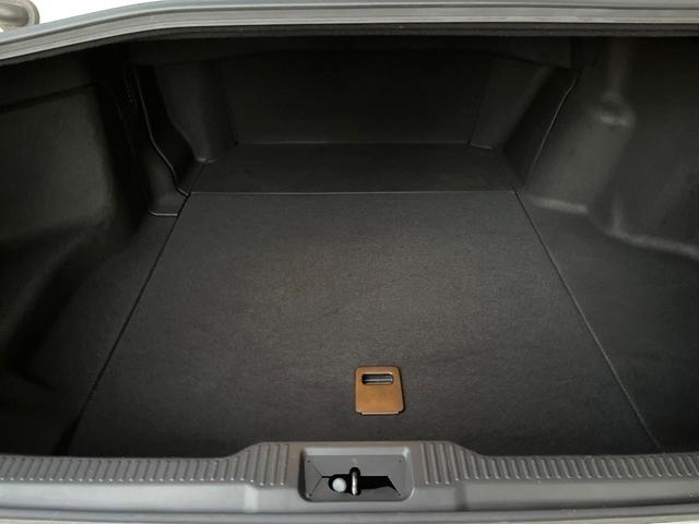 クラウンハイブリッド RS セーフティセンス 3眼LEDヘッドライト/フロントフォグ 純正18インチアルミ スーパーライブサウンドシステム 革巻きステアリング パドルシフト ステアリングヒーター 前席シートエアコン 電動チルト(10枚目)